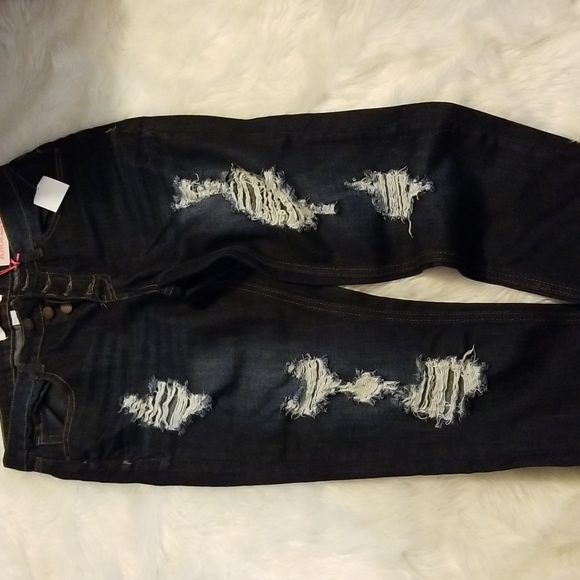 REFUGE Cropped Boyfriend Button Fly Jeans - Picture 3 of 15